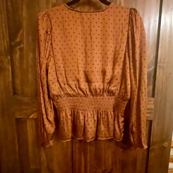NEW Banana Republic satin peplum top w/ cinched waist M. Rust w/ black dots - Picture 4 of 5